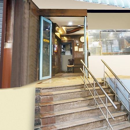 Super Hotel O Padmavathi Puram Near Railway Station Tirupati Luaran gambar
